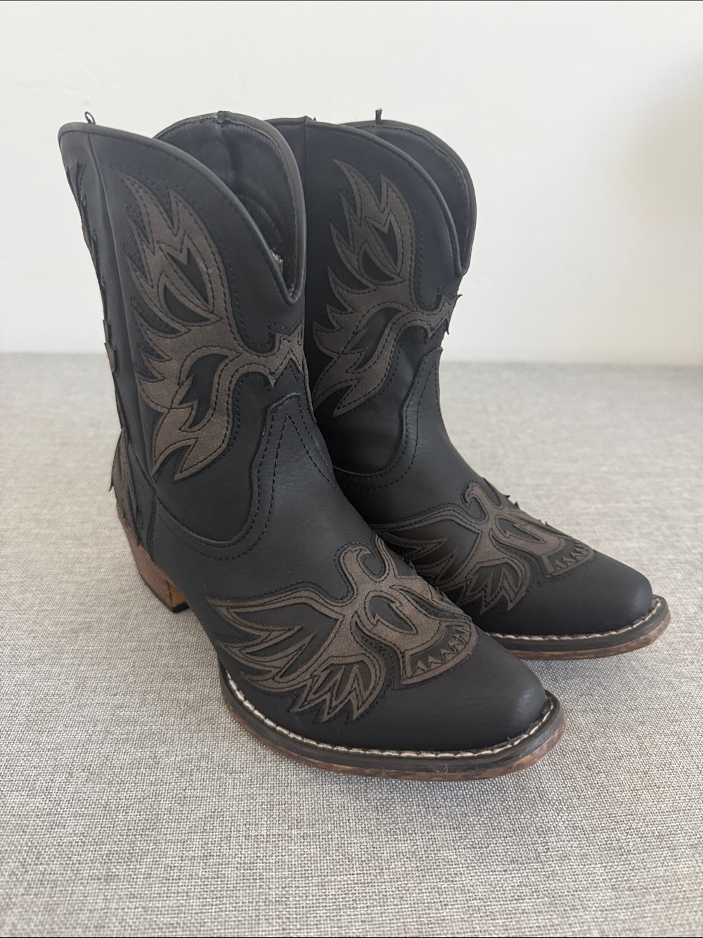 Roper Amelia Eagle overlay Black Western Ankle Boots